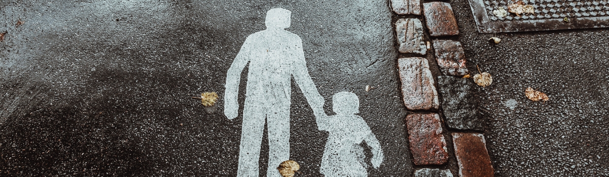 erwachsener kind hände