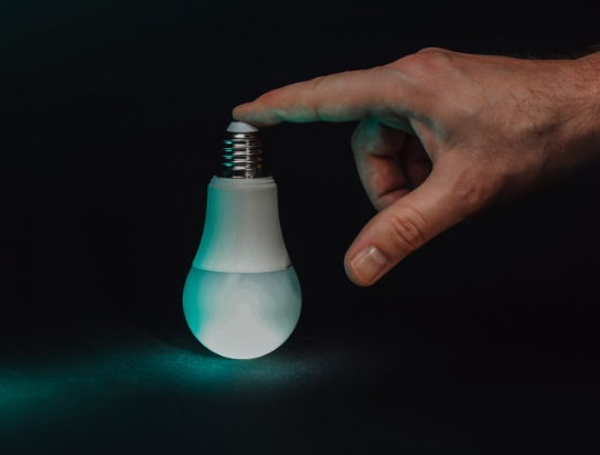 hand light bulb